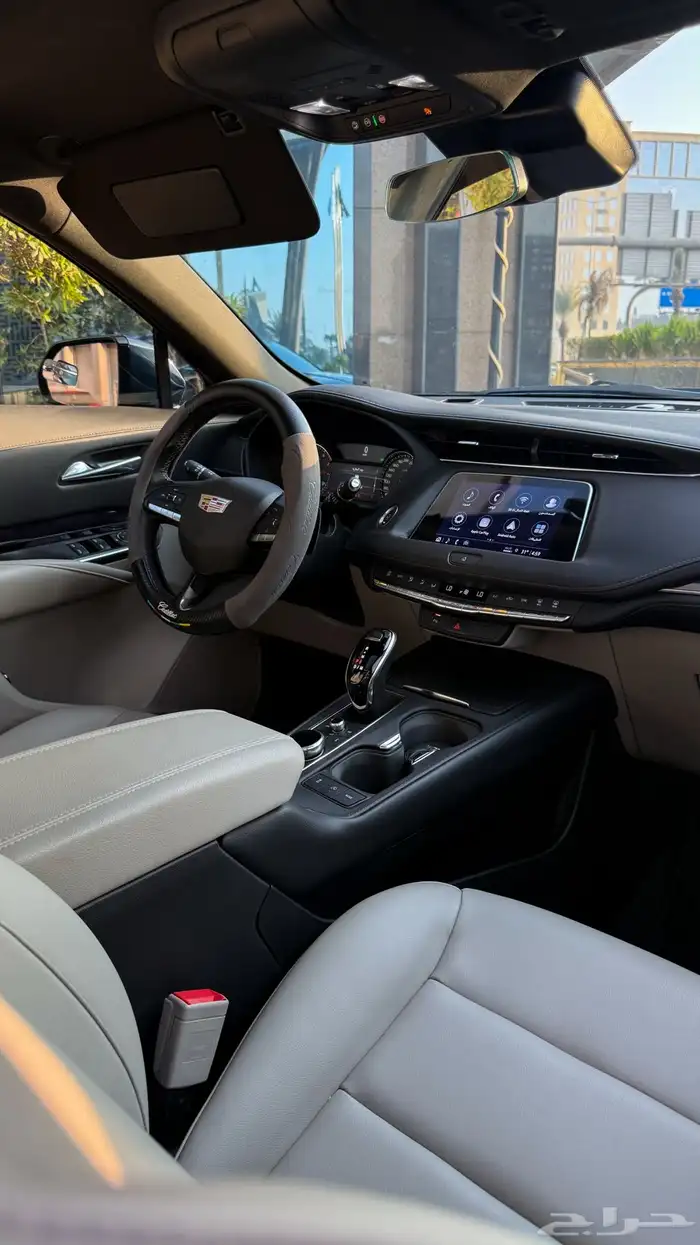 كاديلاك xt4 فل 2022 13