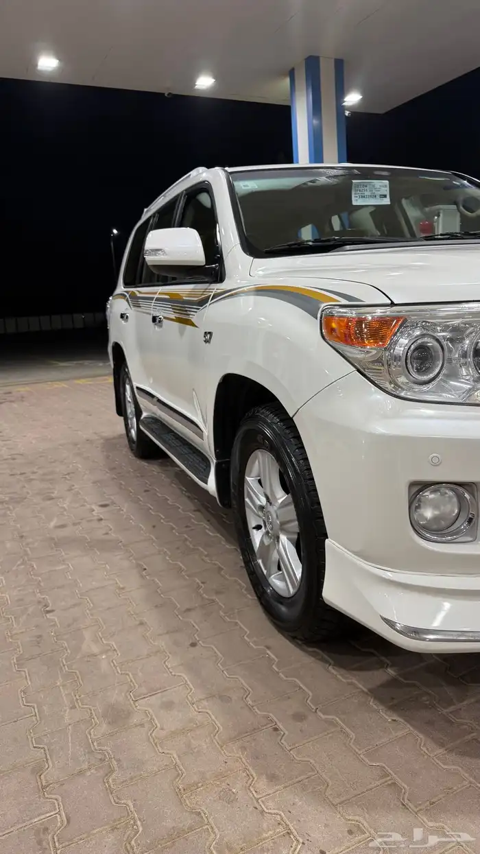 في اكس ار لاندكروزر 2015 4