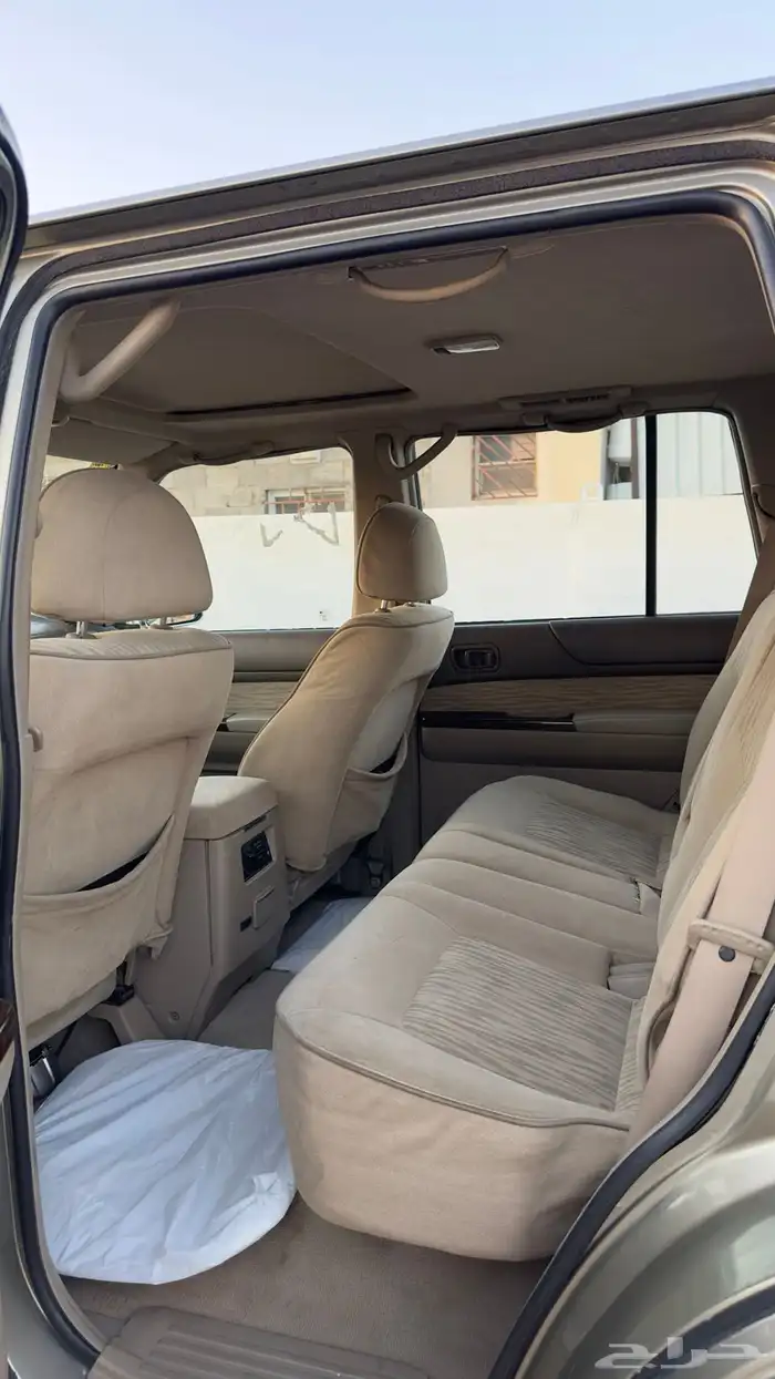 للبيع سوبر سفاري 2002 قير عادي اساس 12