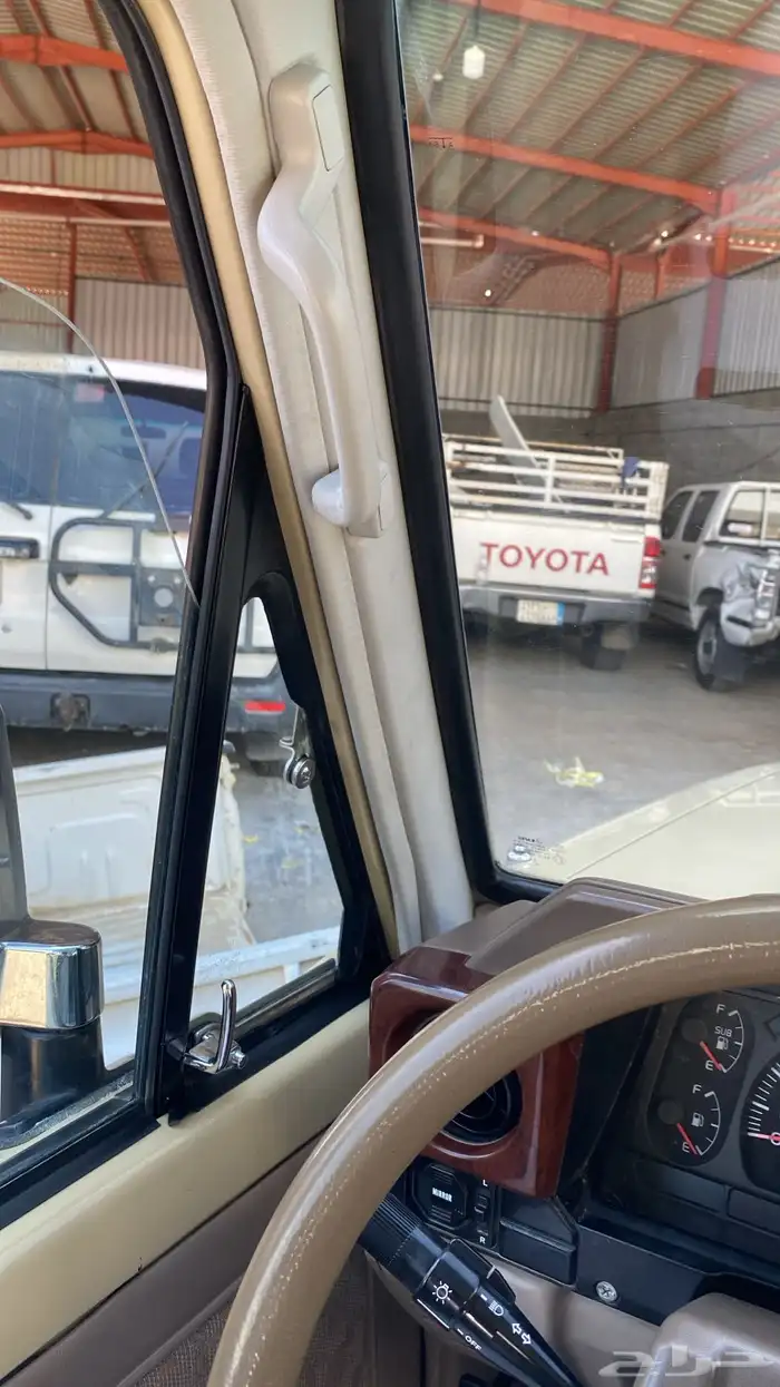 شاص 2009 رفرف بدون مكره وبدون دفلك ممشى 181 الف حقيقي وكالة 9