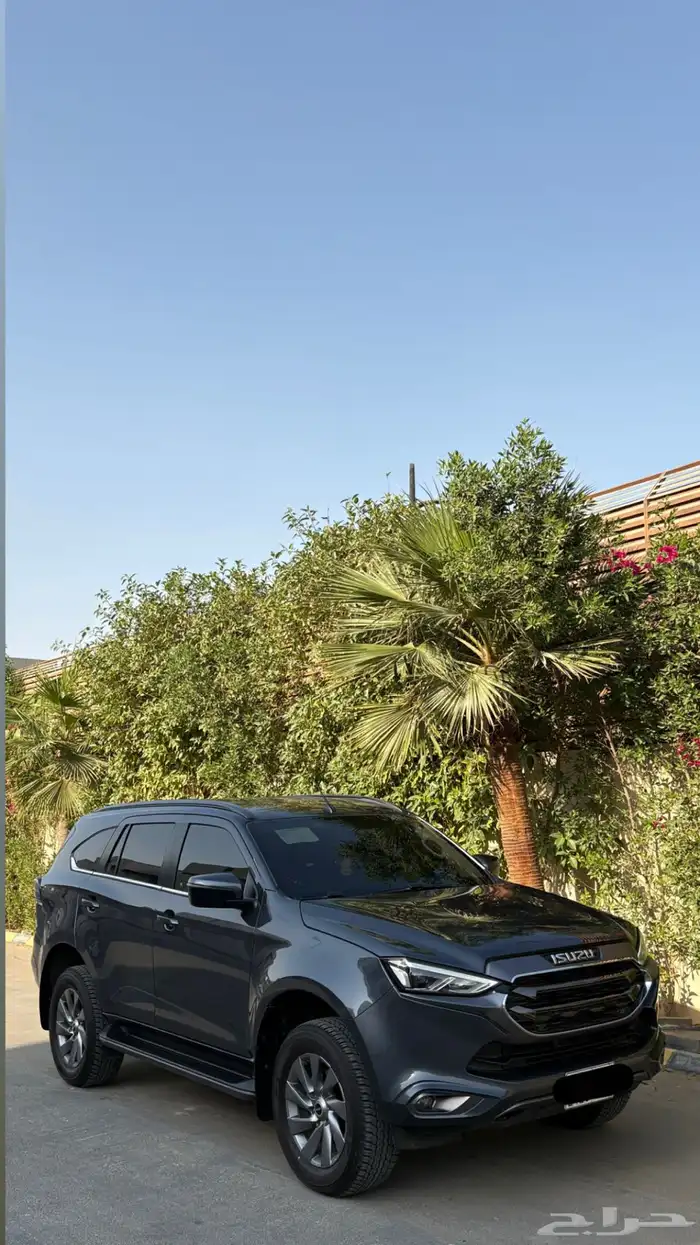 ايسوزو ام يو اكس 0