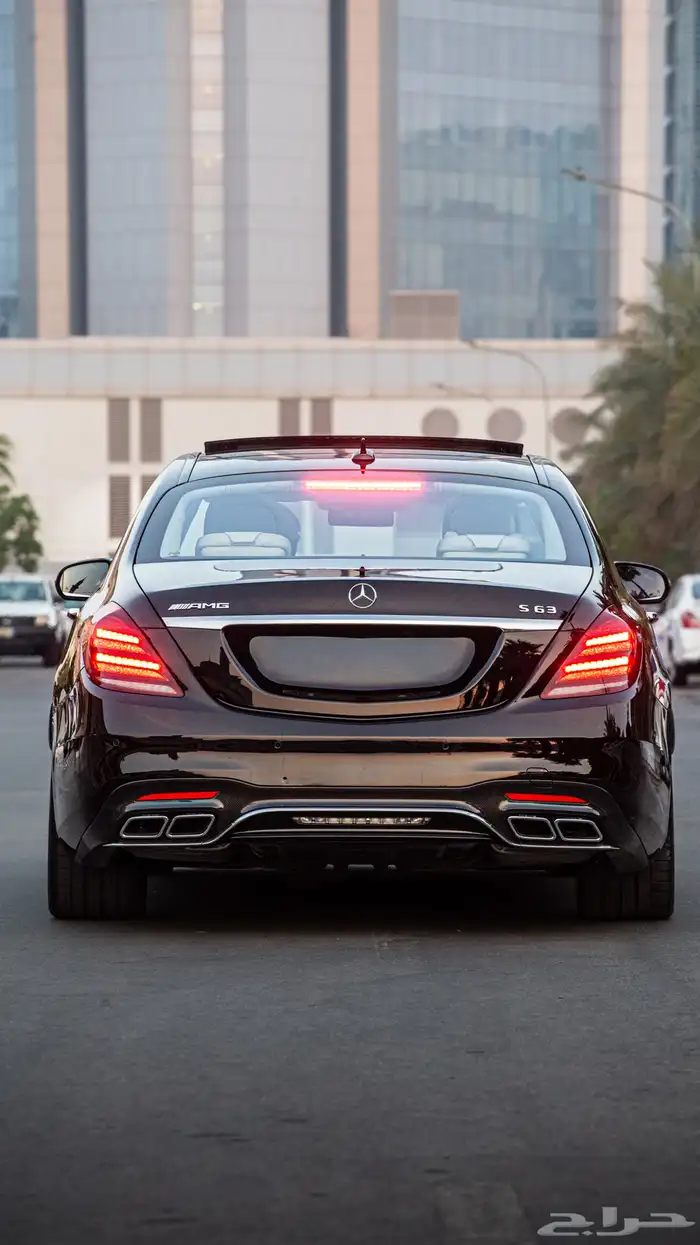 مرسيدس S63 أصلي 2018 اسود اوف وايت 1
