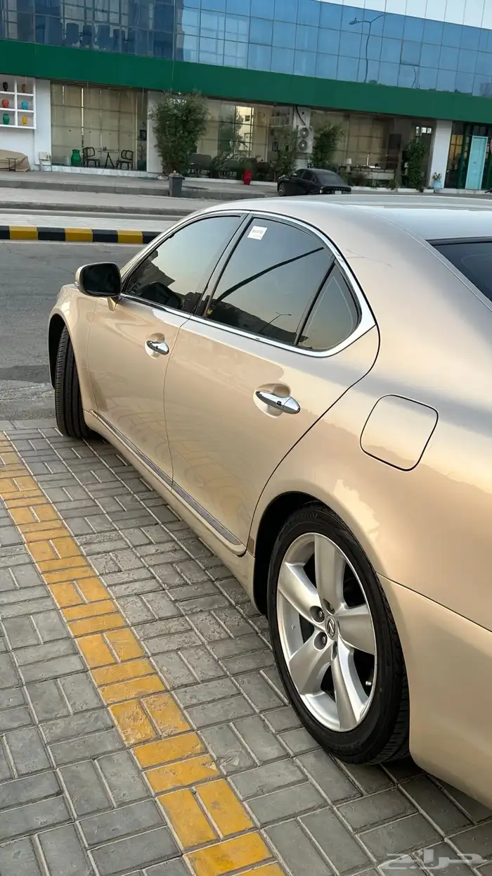 لكزس LS460 مخزن 2012 5