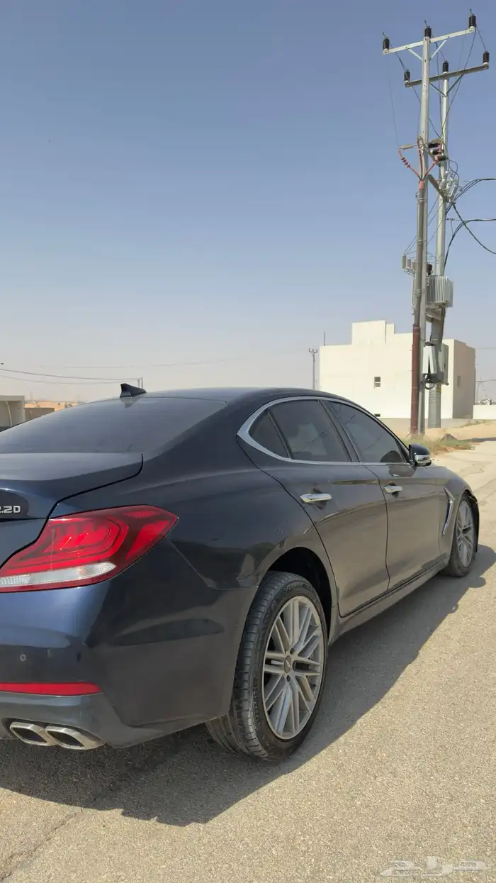 جنسس g70 مصدوم 3