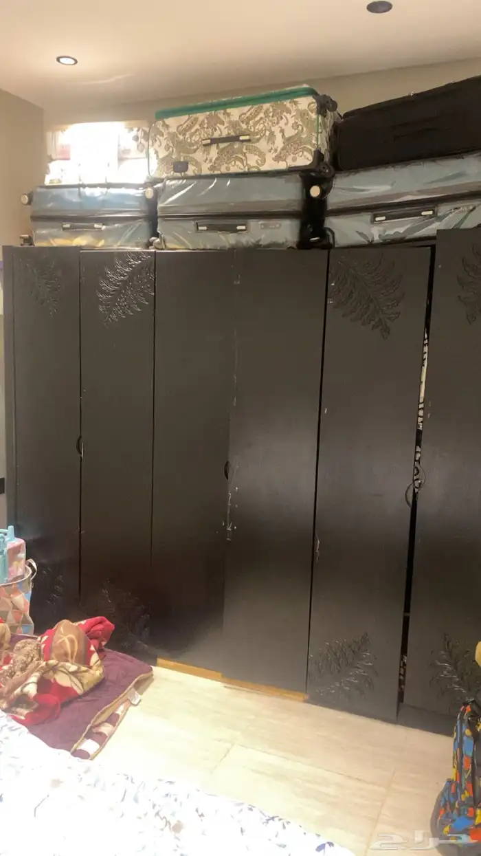 دولاب ملابس مستخدم بحالة جيدة 6 أبواب 0