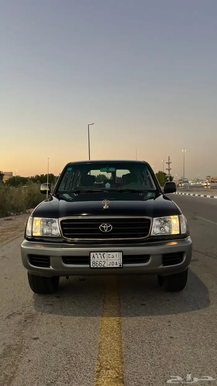 لاندكروزر اسود قير عادي اساس 5