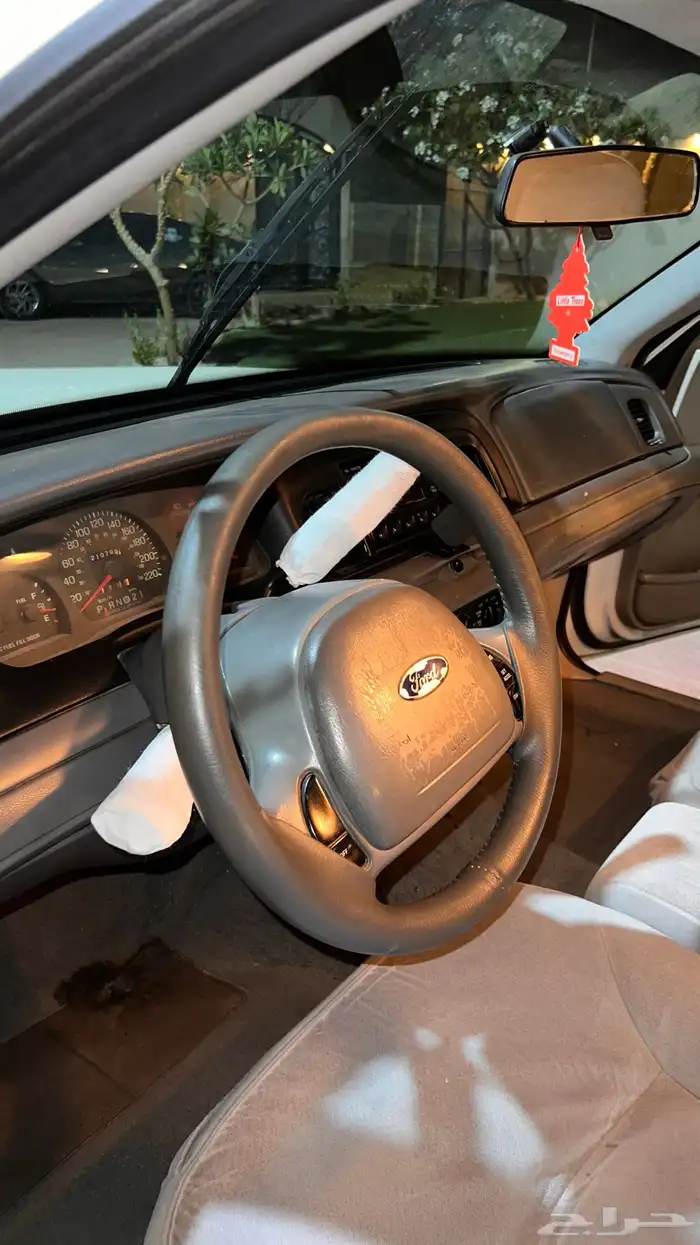 فورد فكتوريا بوليسي 16