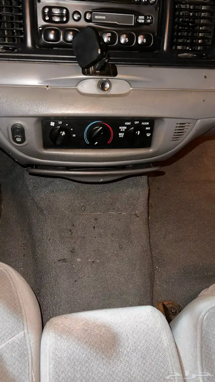 فورد فكتوريا بوليسي 23