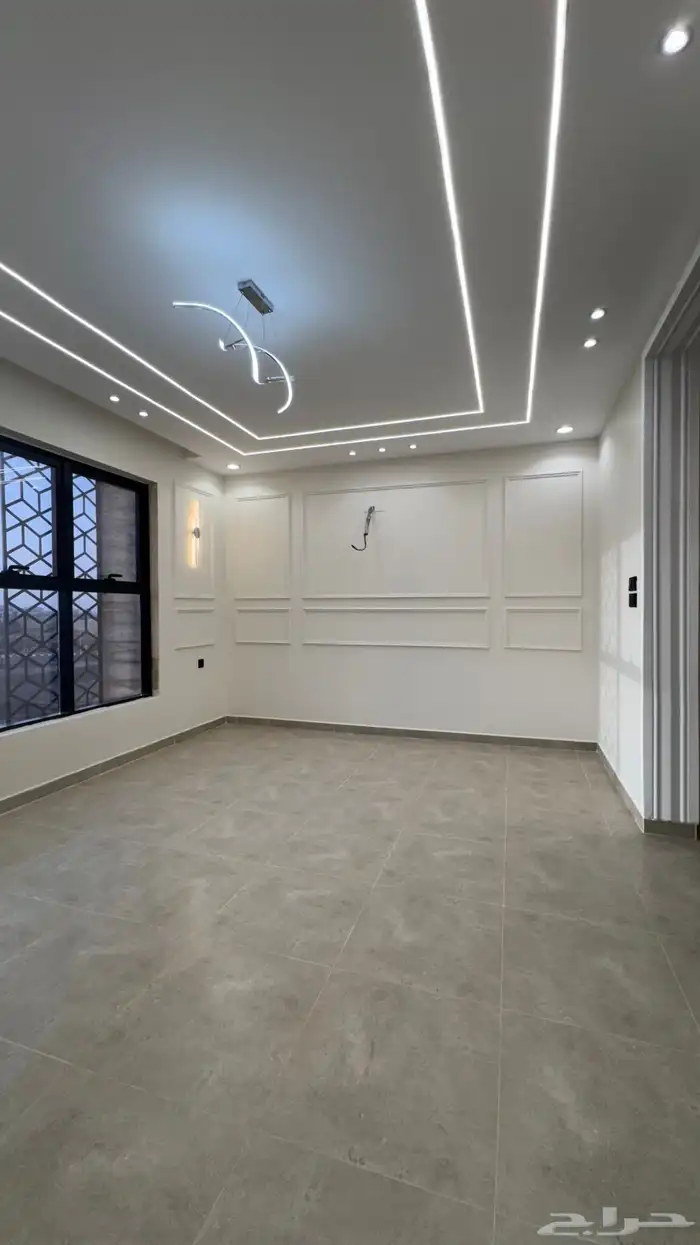 للبيع شقه 6 غرف مع سطح مصعد جاهز 550 الف حى الضيافه 6