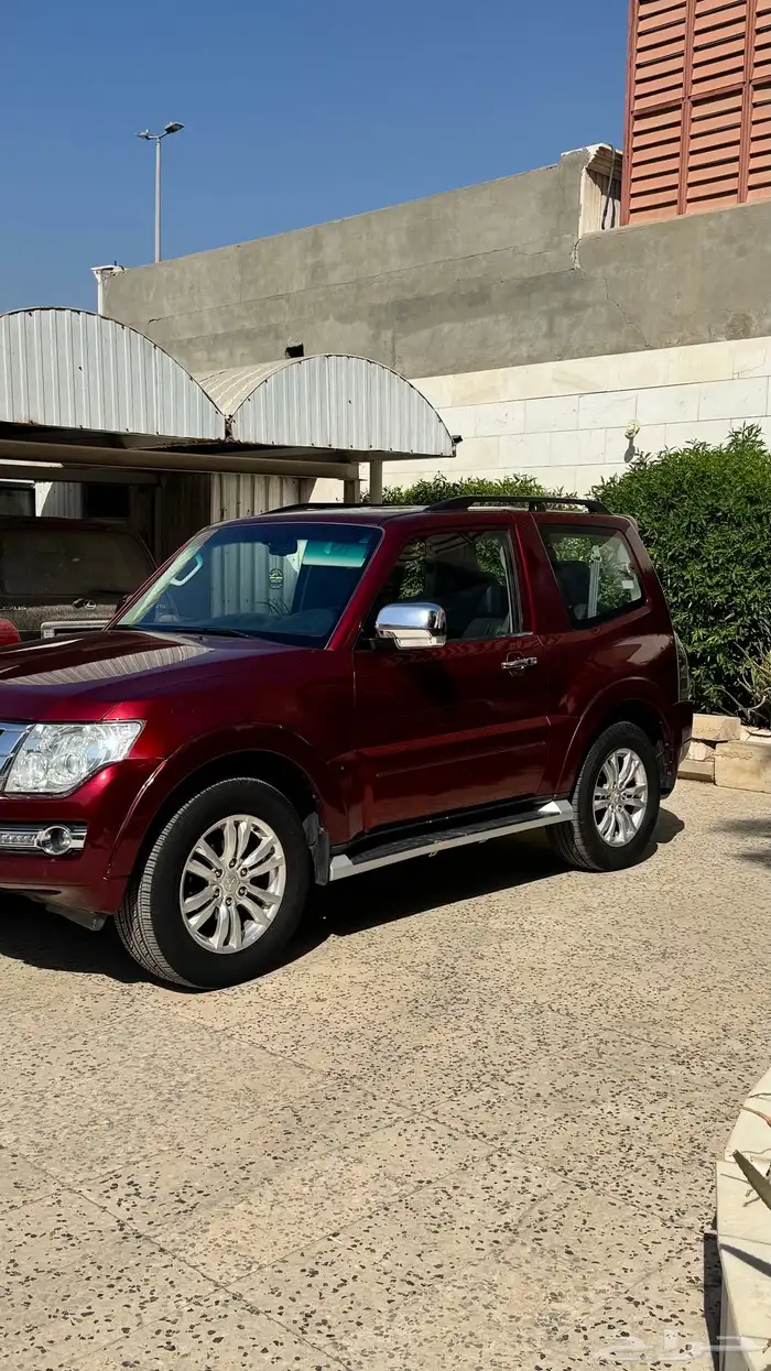 ميتسوبيشي باجيرو ربع 1