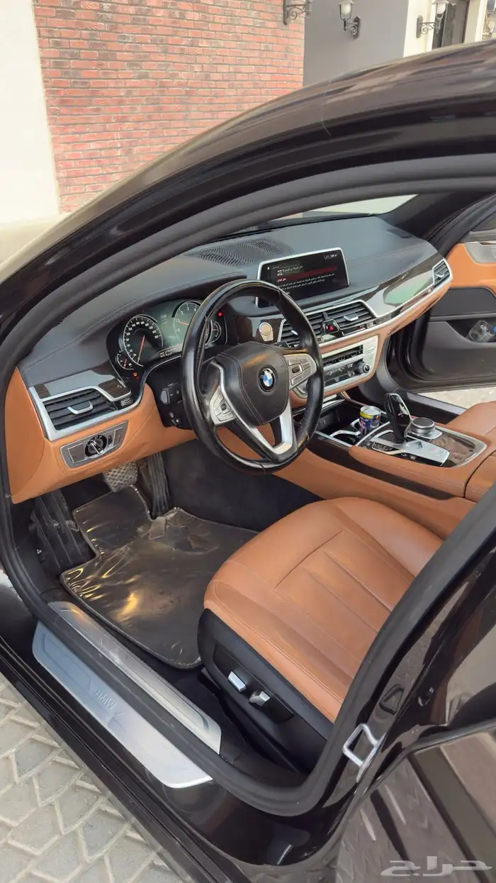 بي ام دبليو BMW 730il موديل 2018 اللون عودي 11