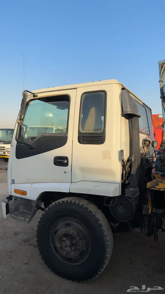 لوري ايسوزو 8 مسمار FSR موديل 2005 كرين 11