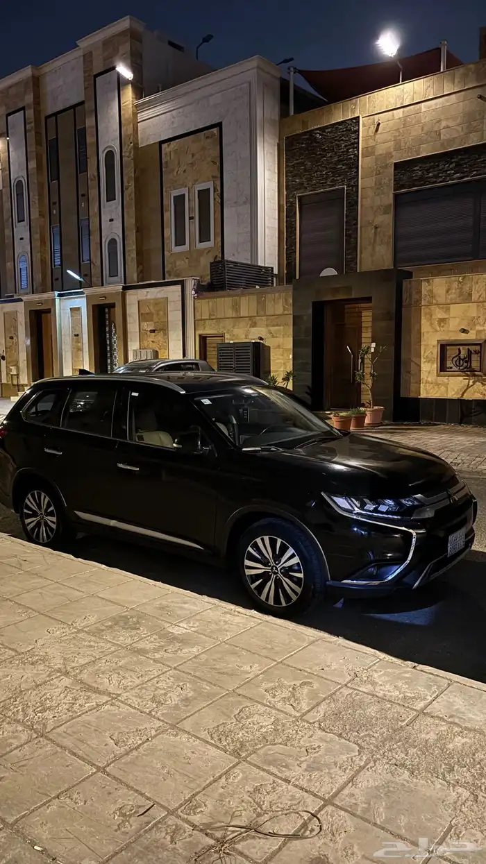 جيب متسوبيشي اوتلاندر موديل 2021 اللون اسود 0