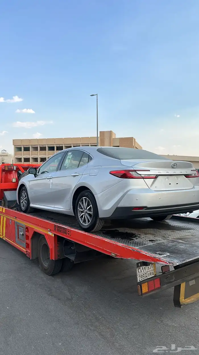 كامري 2025 فضي ستاندر بنزين E 1