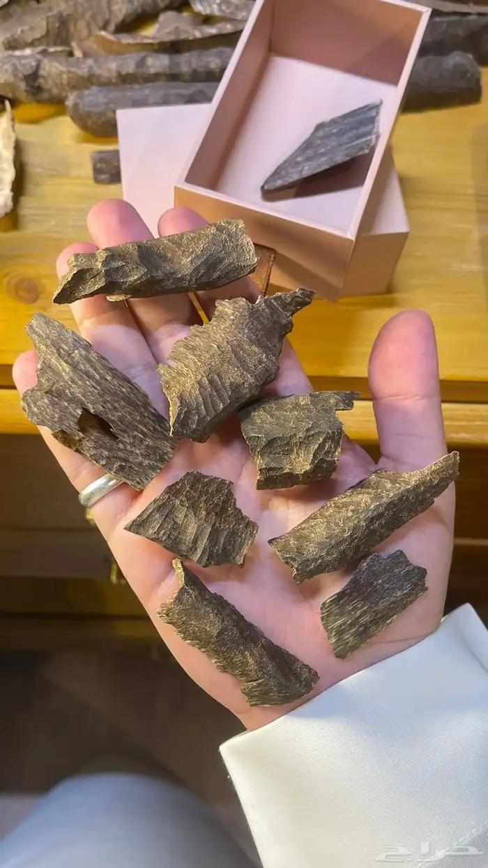 عود زوايا هندي قرميد فاخر طبيعي 7