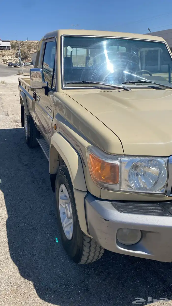 شاص 2009 رفرف بدون مكره وبدون دفلك ممشى 181 الف حقيقي وكالة 20