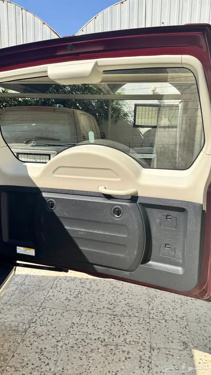 ميتسوبيشي باجيرو ربع 9