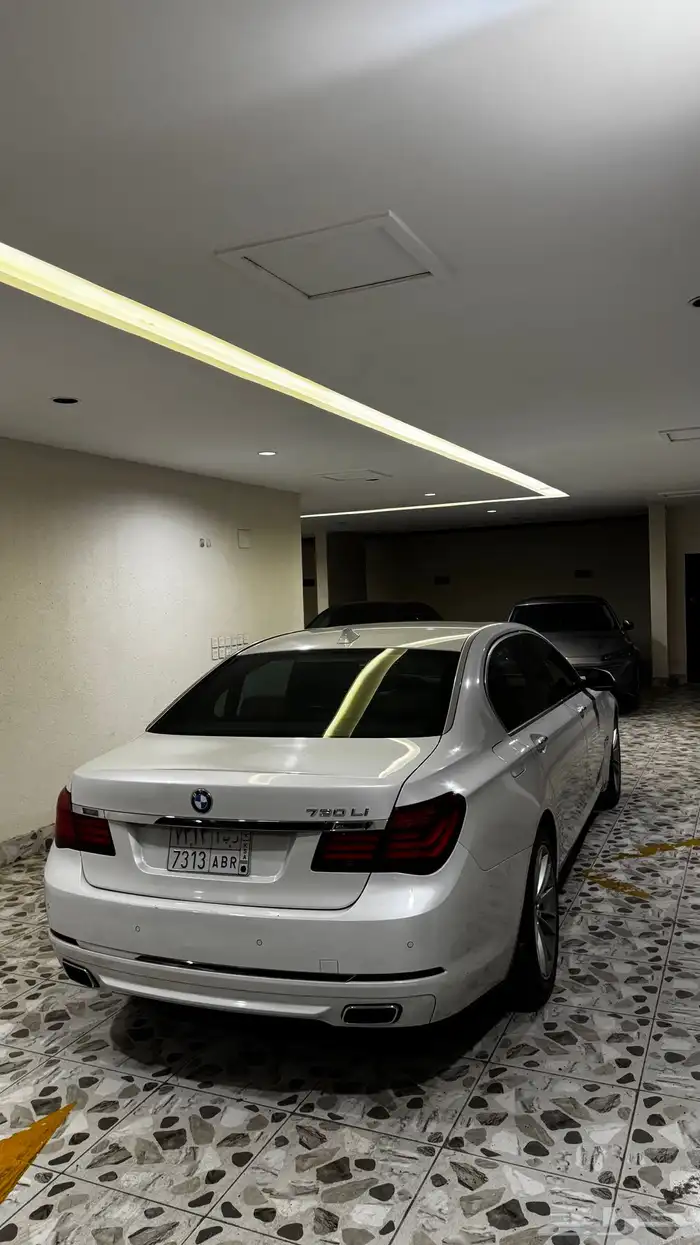 بي ام دبليو 730 v6 3