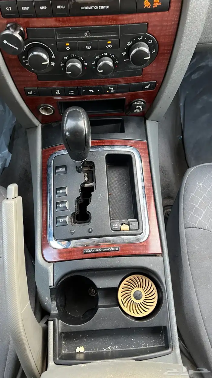 جيب قراند شروكي ليمتد موديل 2006 37