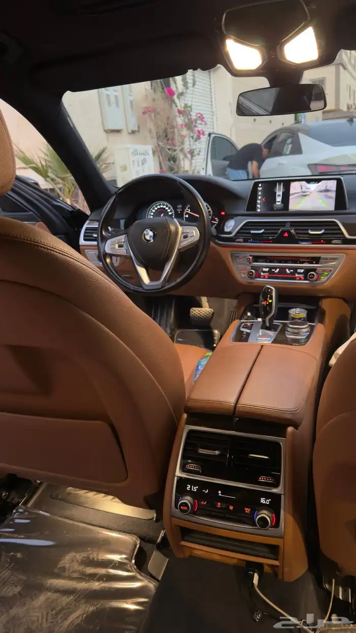 بي ام دبليو BMW 730il موديل 2018 اللون عودي 6