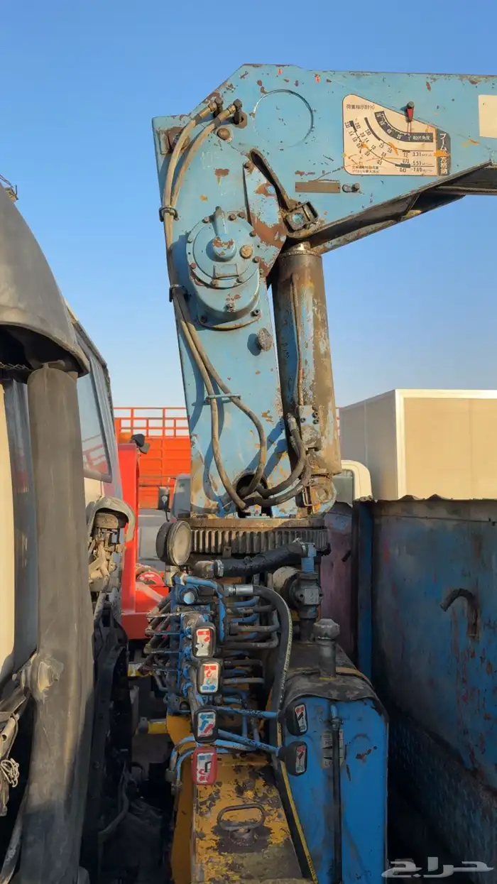 لوري ايسوزو 8 مسمار FSR موديل 2005 كرين 12