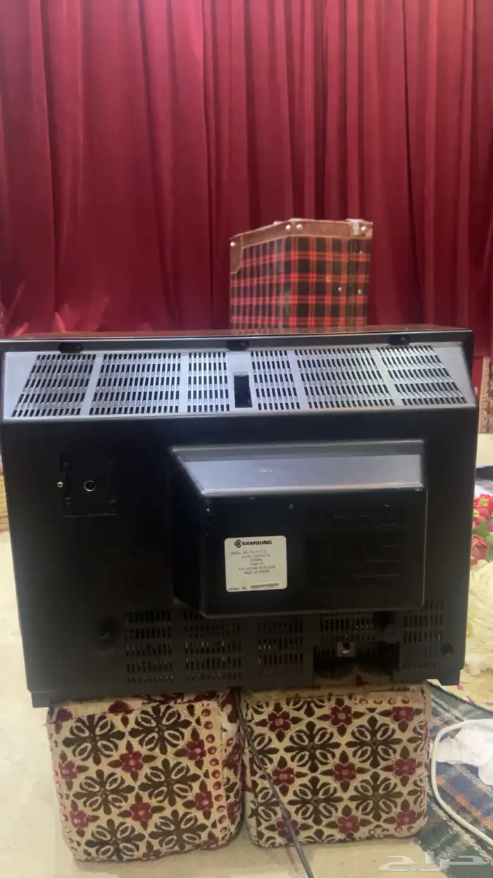 تلفزيون قديم خشبي 2