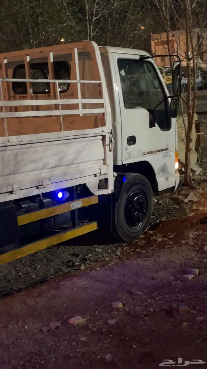 دنا ايسوزو شبه مخزنه موديل 2000 طرمبة كبيره كل شي على الشرط 6