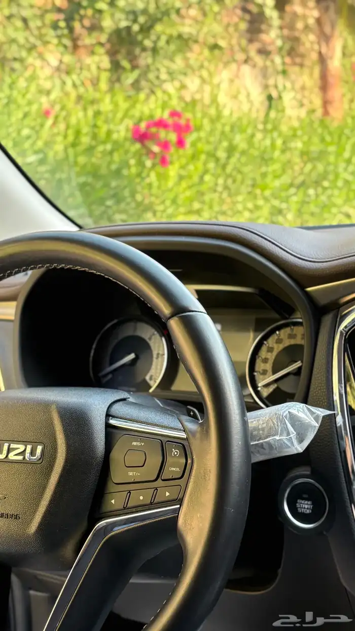 ايسوزو ام يو اكس 6