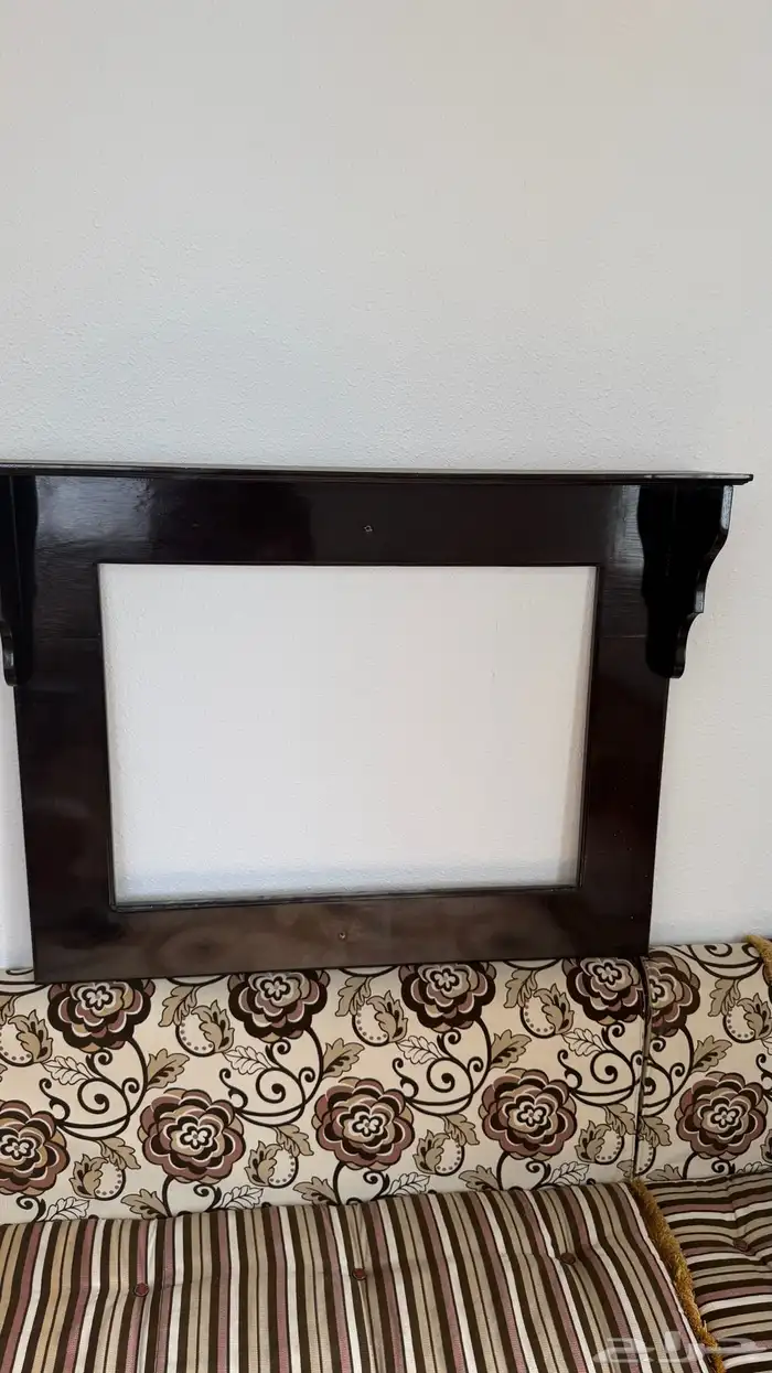 ديكور شاشة ورفوف. 2