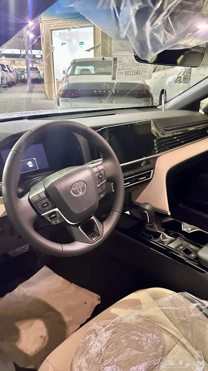 تويوتا . كامري ( 2025 ) لوحات LE 3