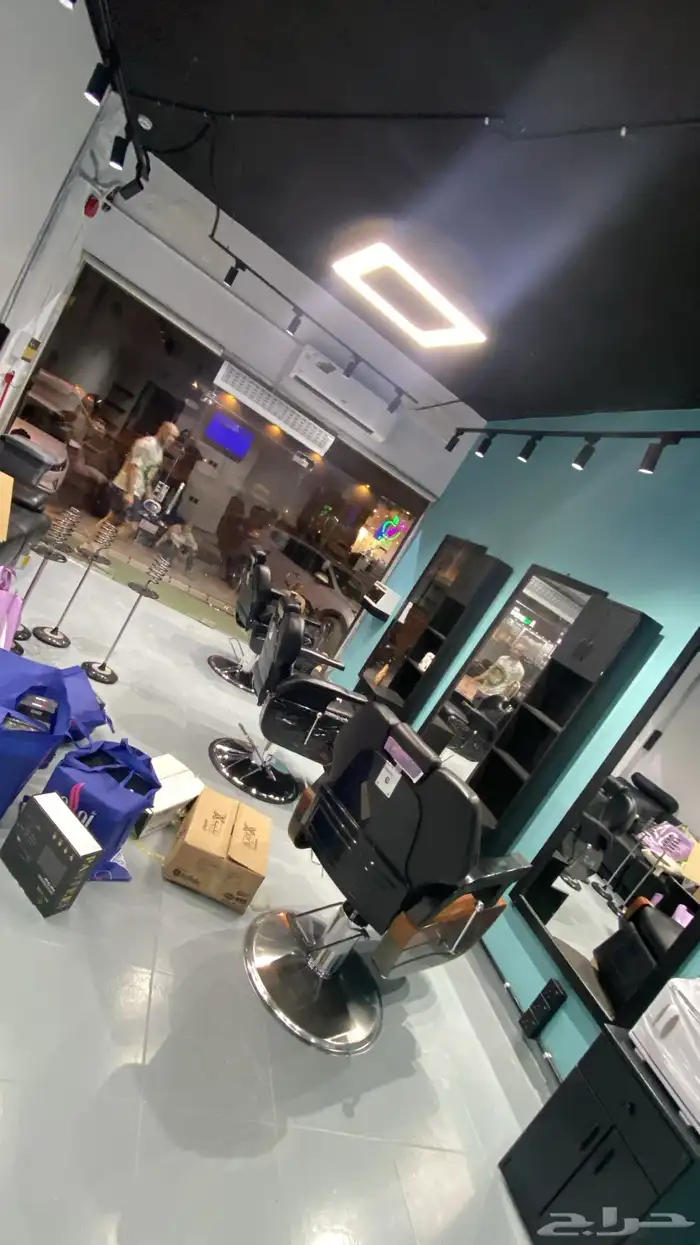 اثاث محل حلاقه جديده مستخدم اغراض كرسي واحد فقط 2