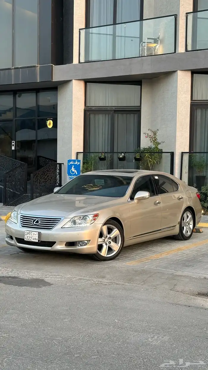 لكزس LS460 مخزن 2012 1
