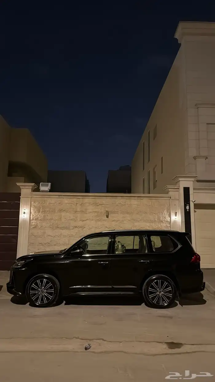 للبيع جيب لكزس ممشى قليل وارد وليد 5