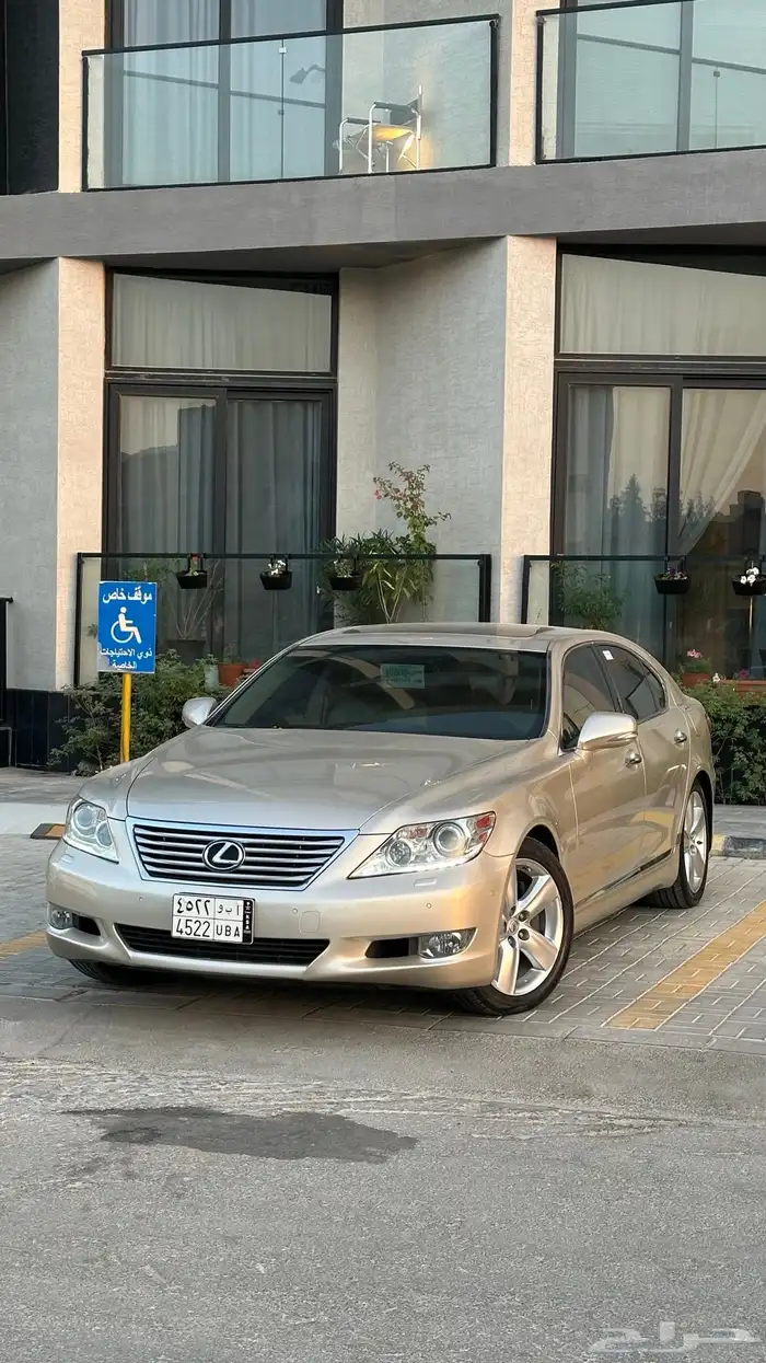 لكزس LS460 مخزن 2012 0