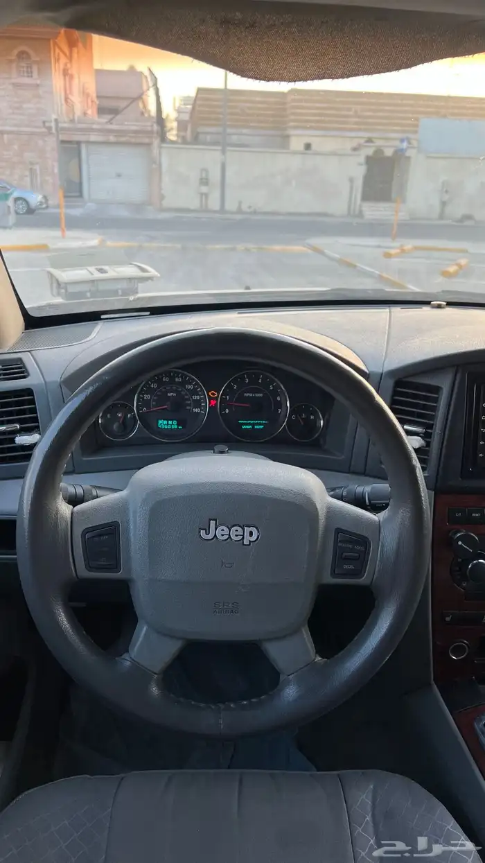 جيب قراند شروكي ليمتد موديل 2006 35