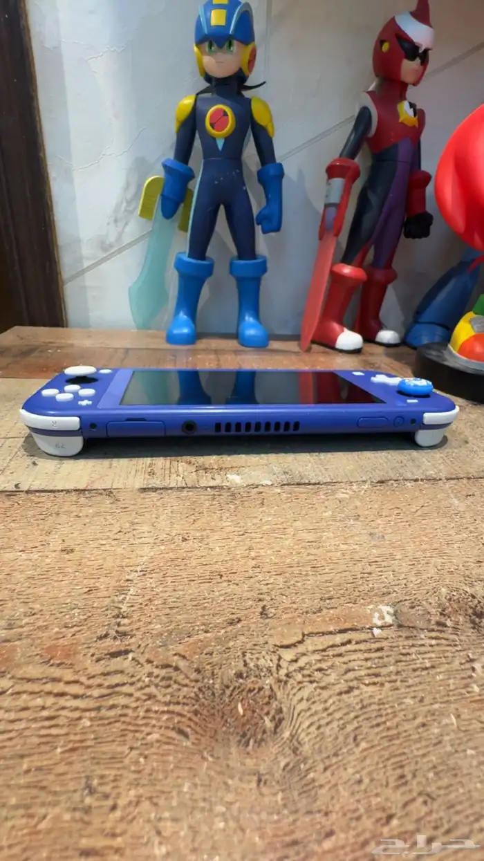 للبيع جهاز نتندو سويتش لايت 4