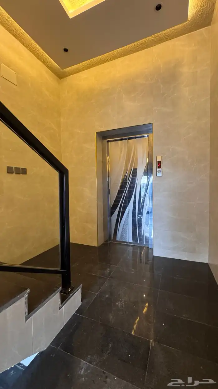 للبيع شقه علويه 6 غرف من 510 الف حى الزهور بالمحاله ابها 3