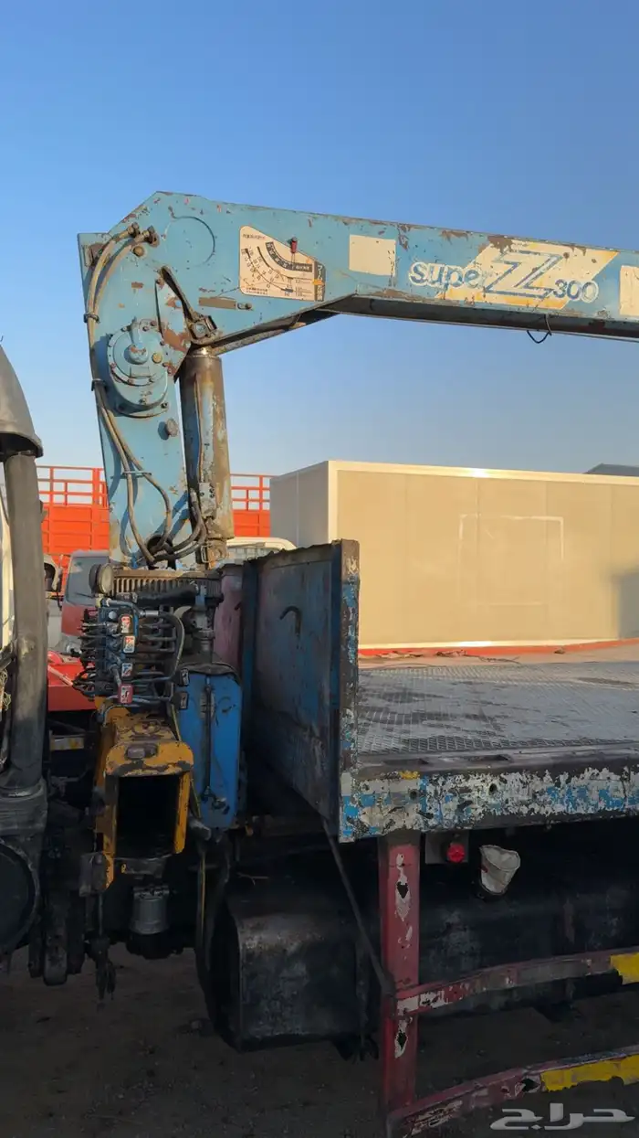 لوري ايسوزو 8 مسمار FSR موديل 2005 كرين 10