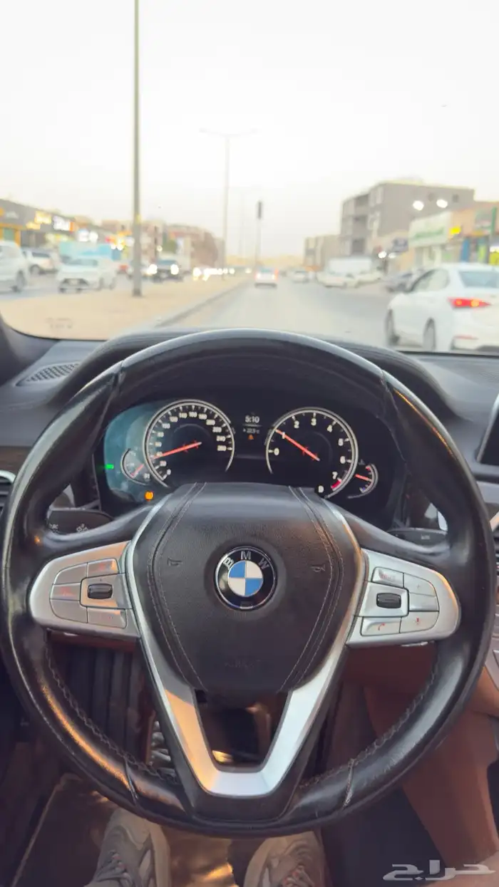 بي ام دبليو BMW 730il موديل 2018 اللون عودي 7
