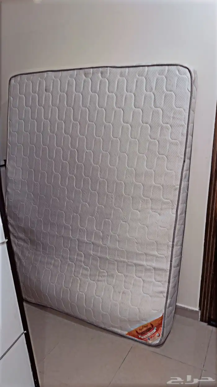 مرتبة نفرين شبة جديدة و جودتها كويسه للبيع 300 0