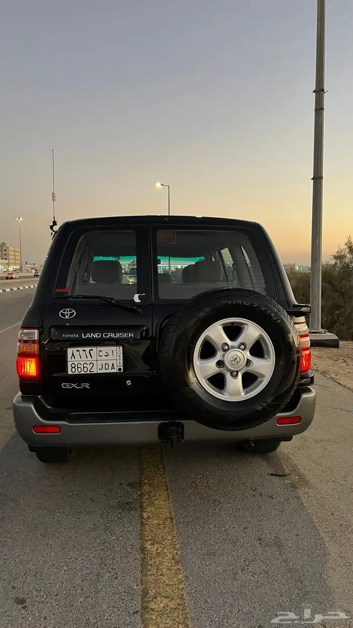 لاندكروزر اسود قير عادي اساس 4