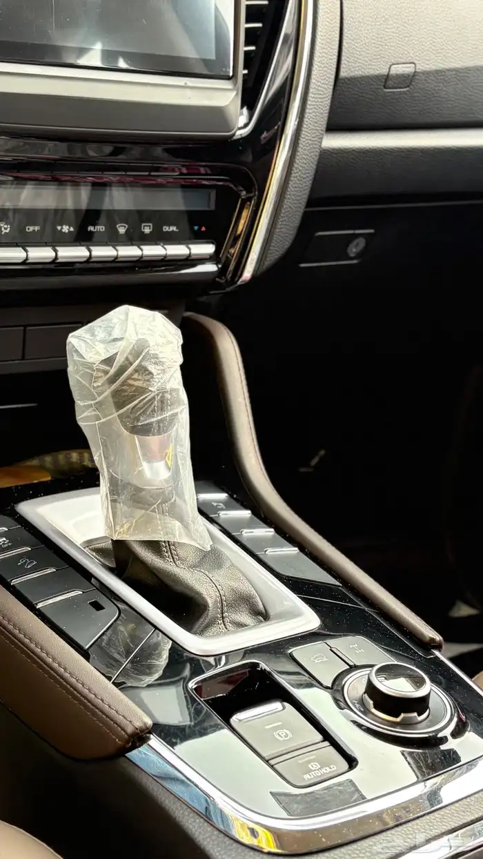 ايسوزو ام يو اكس 8