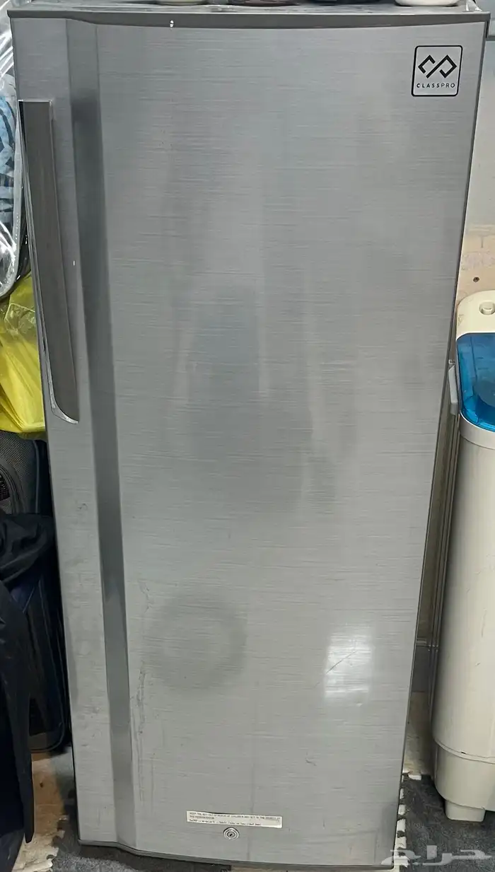 للبيع ثلاجه وشوايه وموكيت 0