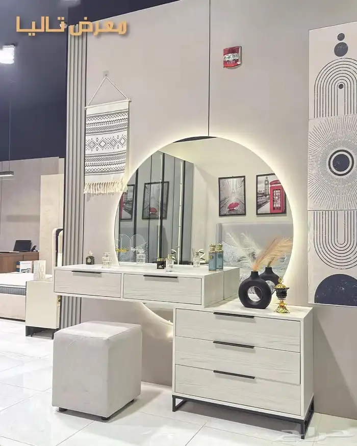 غرفة النوم دواليب ملابس ديكورات طاولات 0