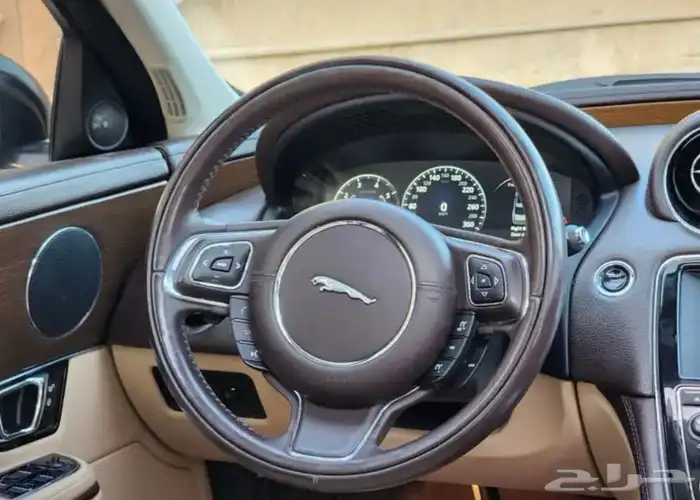 جاكوار XJ LUXURY 2016 مستعملة للبيع 6