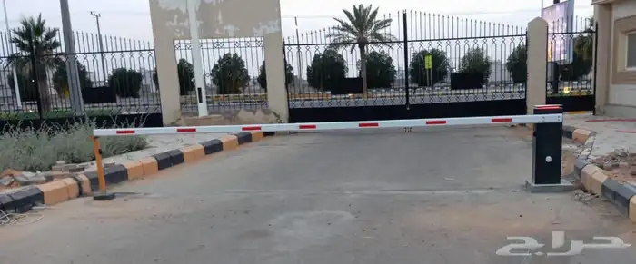 بوابات دخول السيارات بوابه مواقف السيارات بالريموت 0