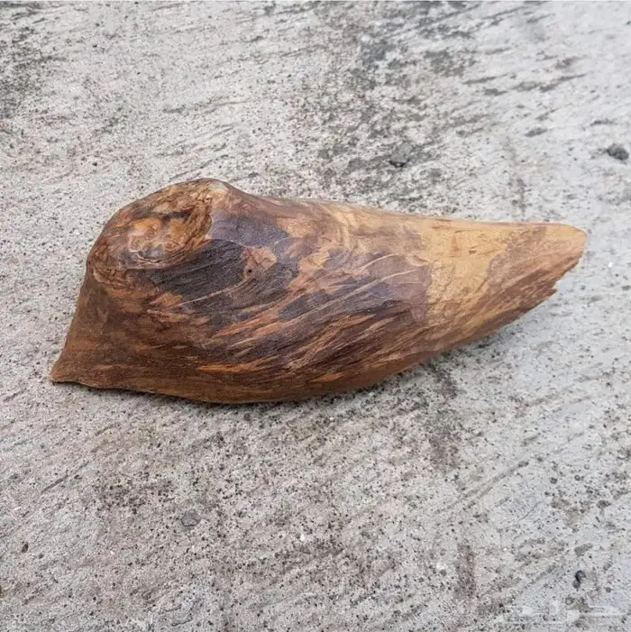 كسرتين عود كلمتانا وزنها 270 و400 جرام نوادر رائحة وشكل جميل 6