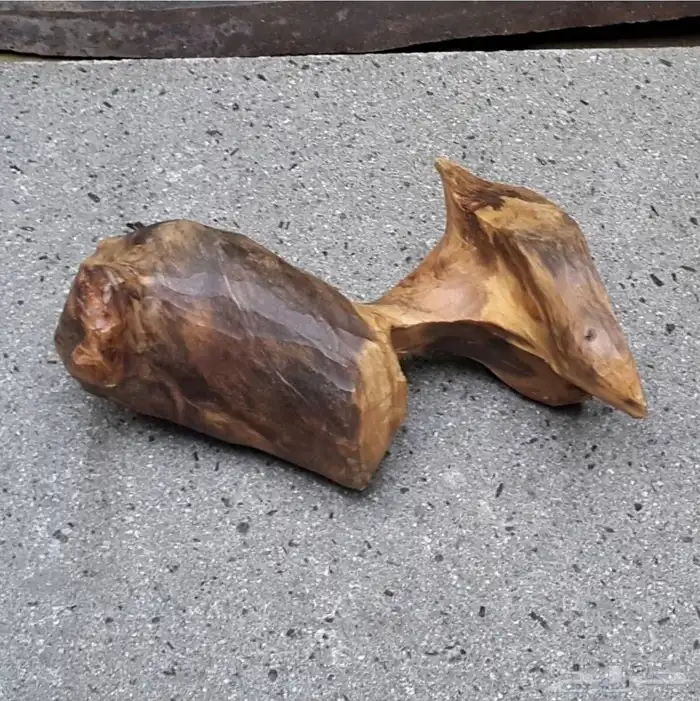 كسرتين عود كلمتانا وزنها 660 جرام و650 جرام شكل جمالي ورائحة 1