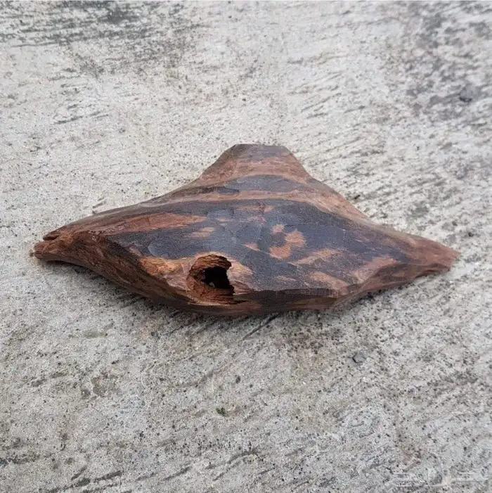 كسرتين عود كلمتانا وزنها 270 و400 جرام نوادر رائحة وشكل جميل 3