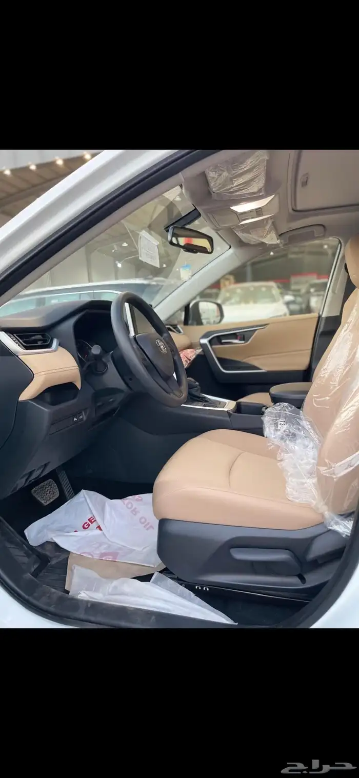 تويوتا راف فور XLE بنزين 2025 فتحة بنزين 4